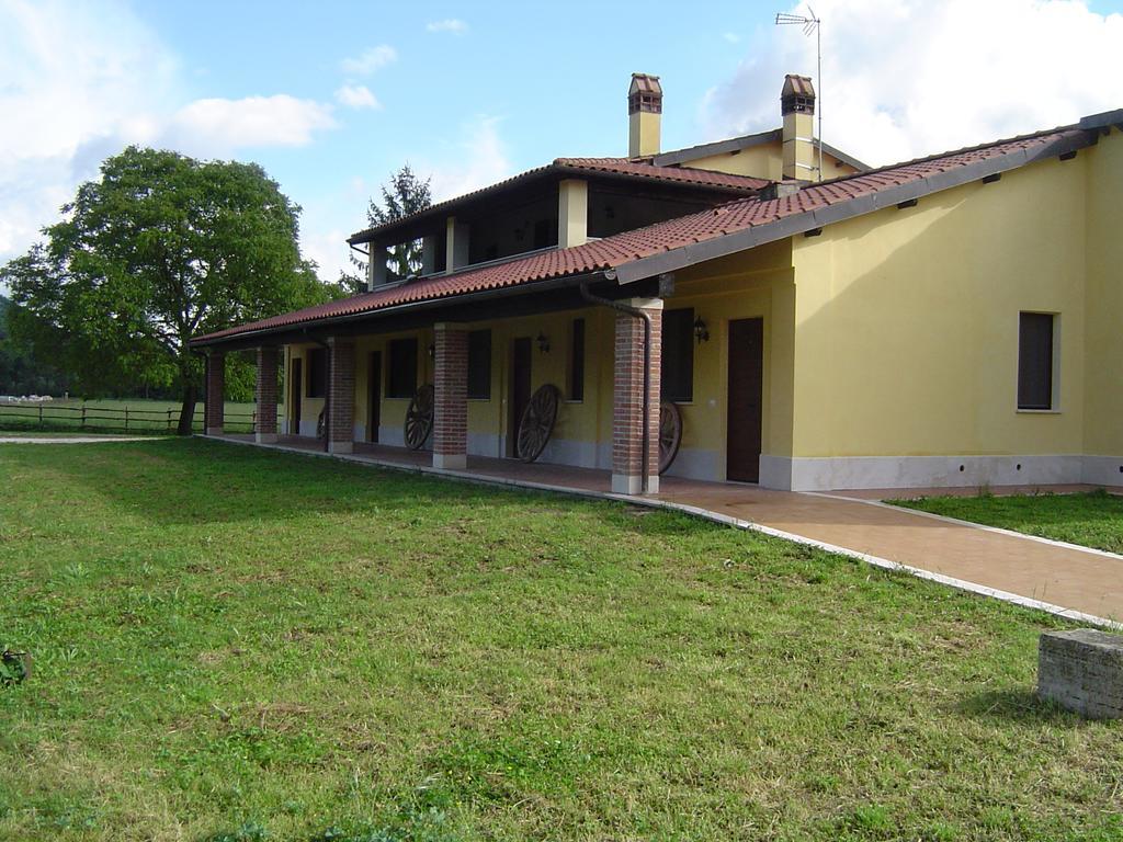 L' Antico Casale Villa Le Marmore Екстериор снимка