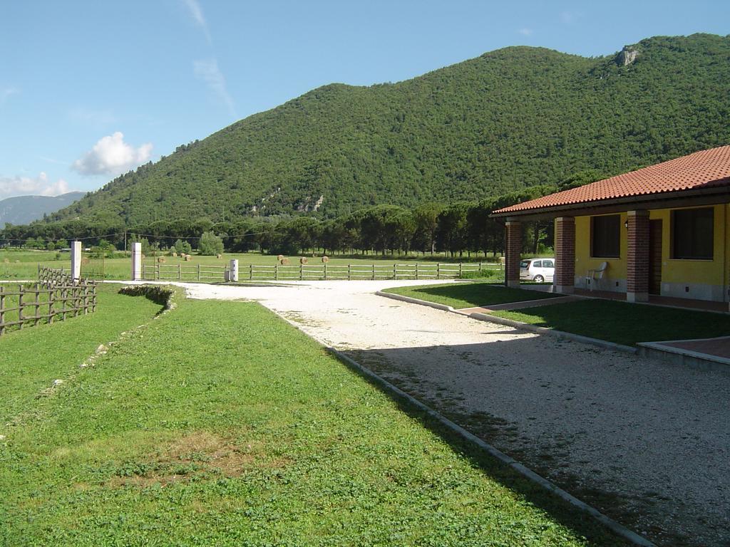 L' Antico Casale Villa Le Marmore Екстериор снимка