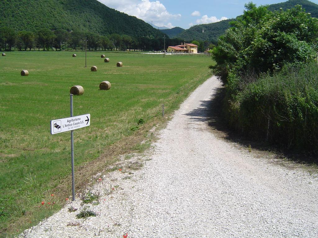 L' Antico Casale Villa Le Marmore Екстериор снимка