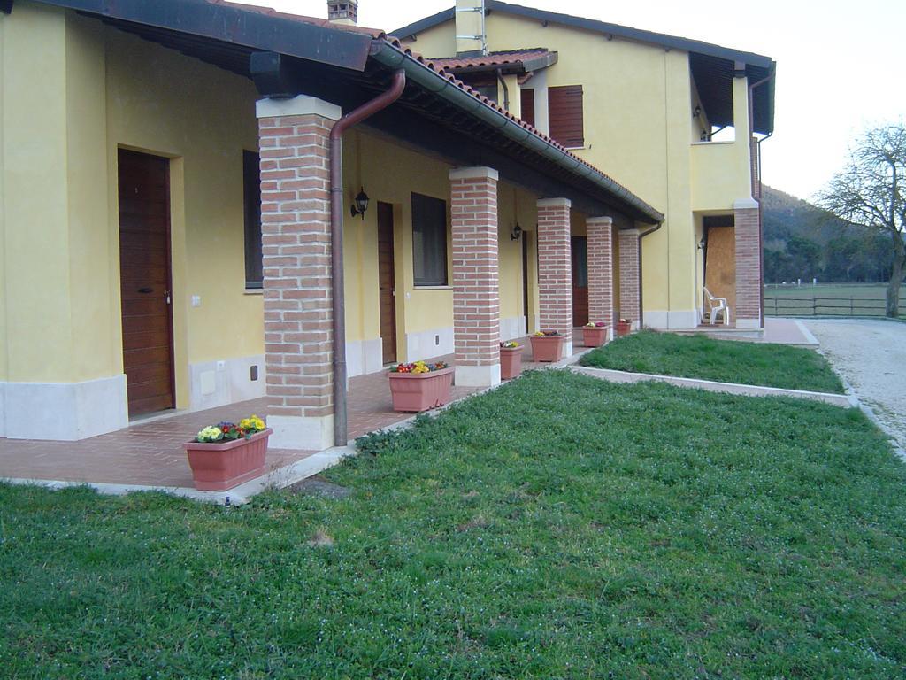 L' Antico Casale Villa Le Marmore Екстериор снимка