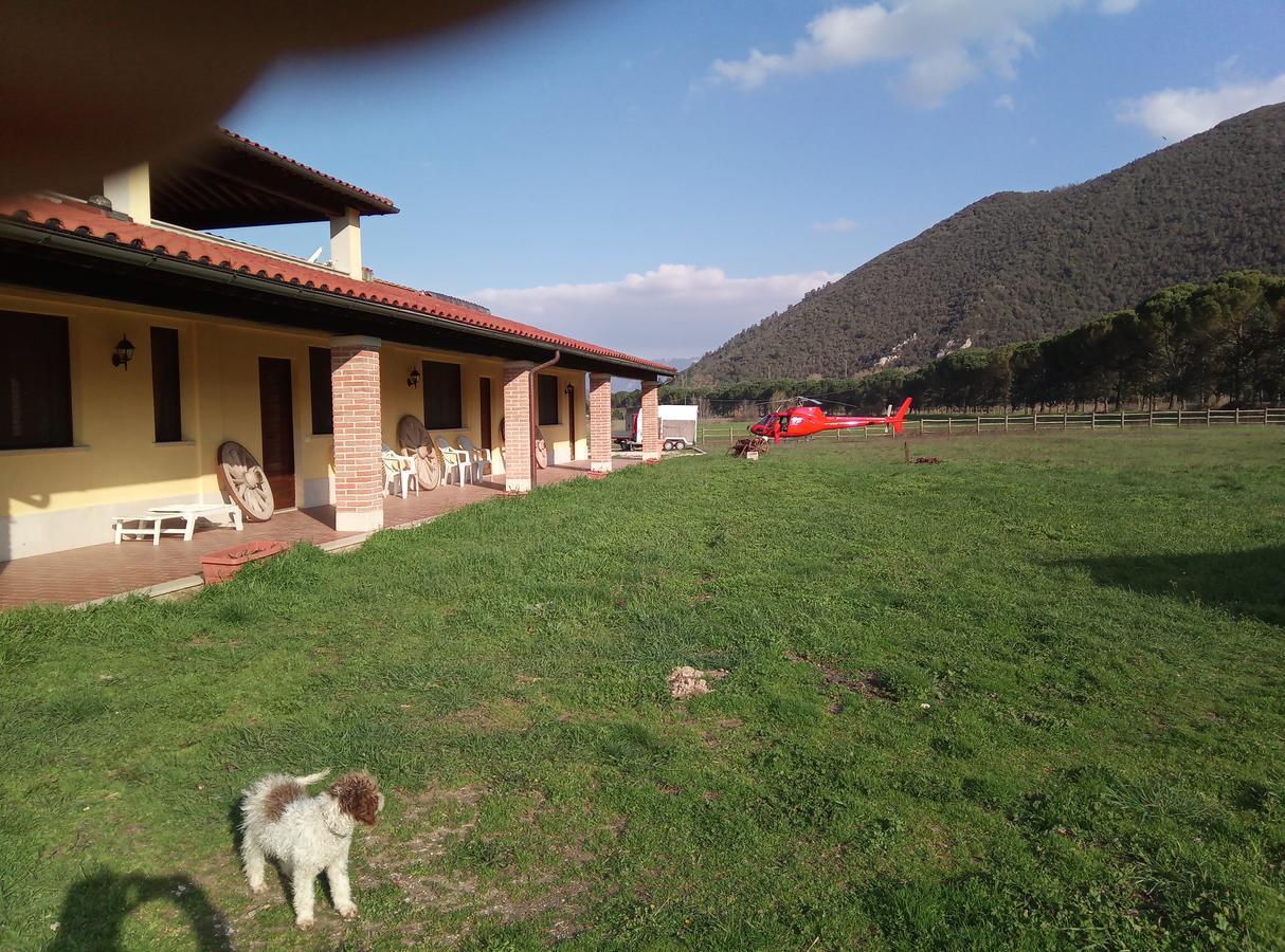 L' Antico Casale Villa Le Marmore Екстериор снимка